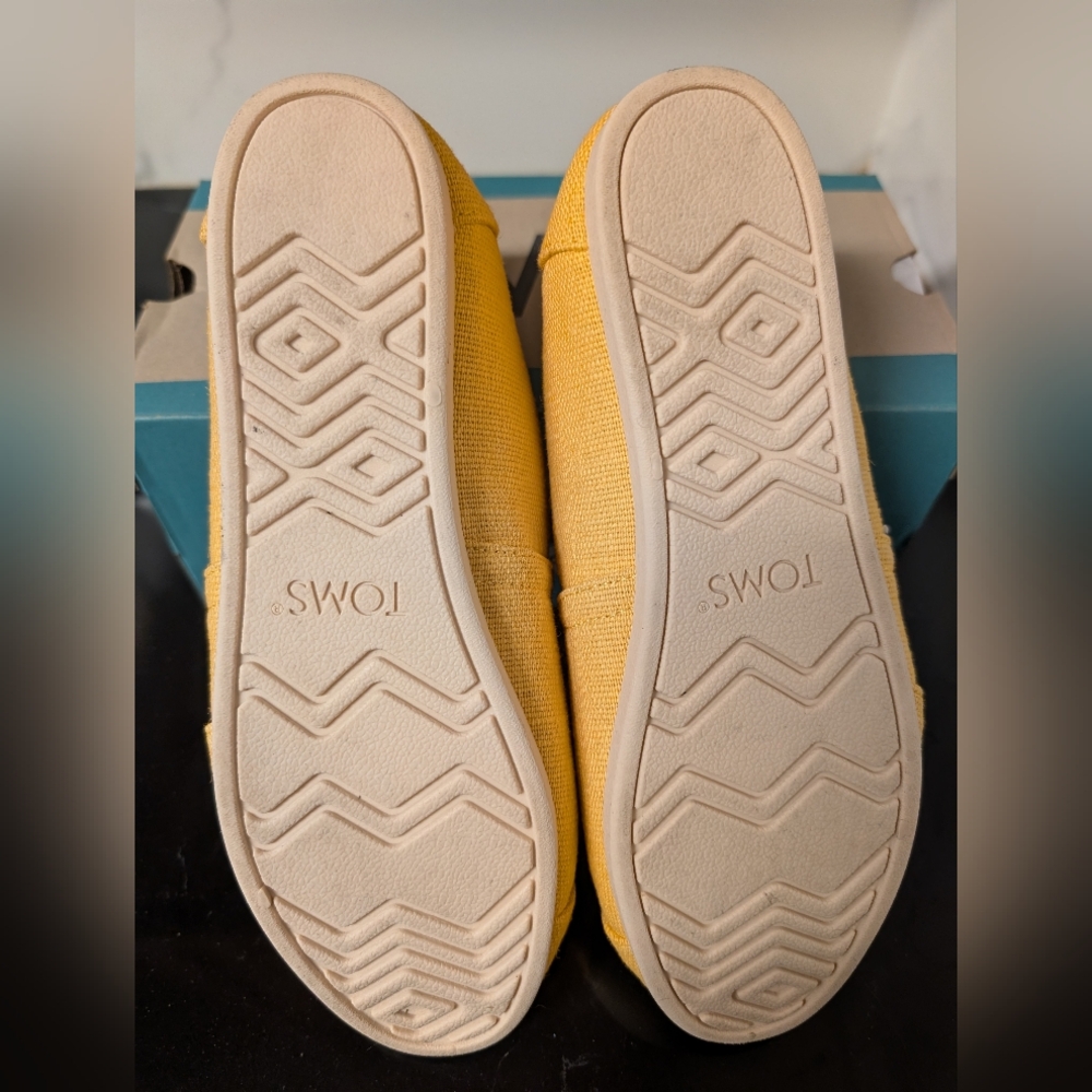 Toms Womens Alpargata Golden Yellow Heritage Canvas Size 7 MSRP $54.95 - Picture 6 of 8